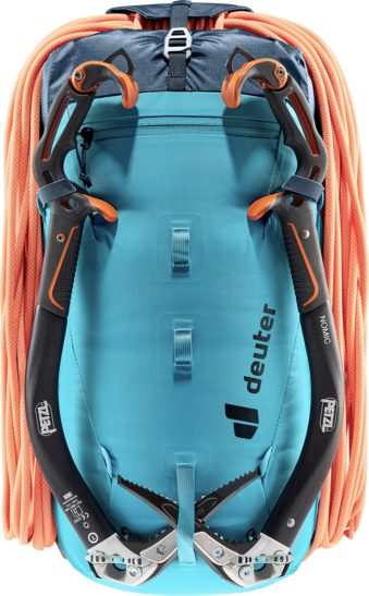 Mountaineering and Climbing backpack Guide 22 SL