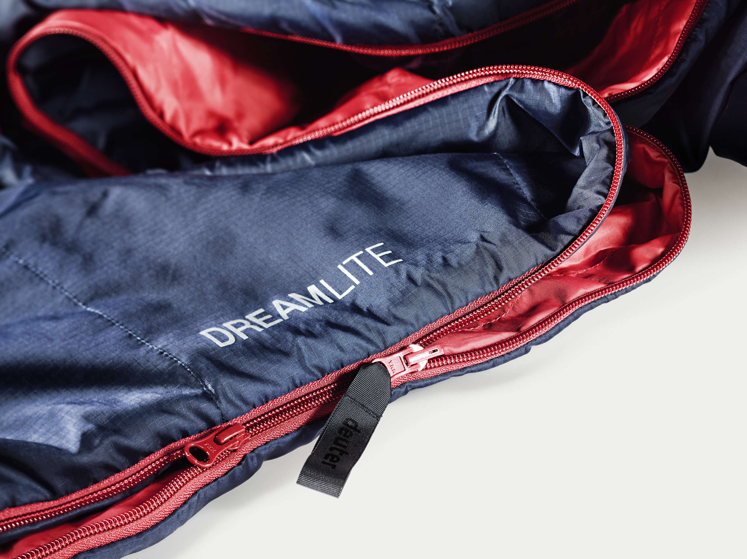 3703021-3524-Dreamlite-