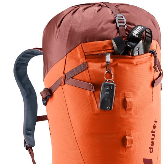 Mountaineering and Climbing backpack Guide 28 SL